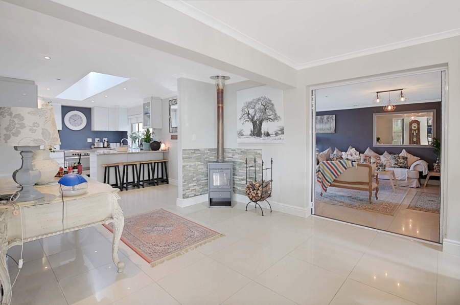  Bedroom Property for Sale in West Beach Western Cape